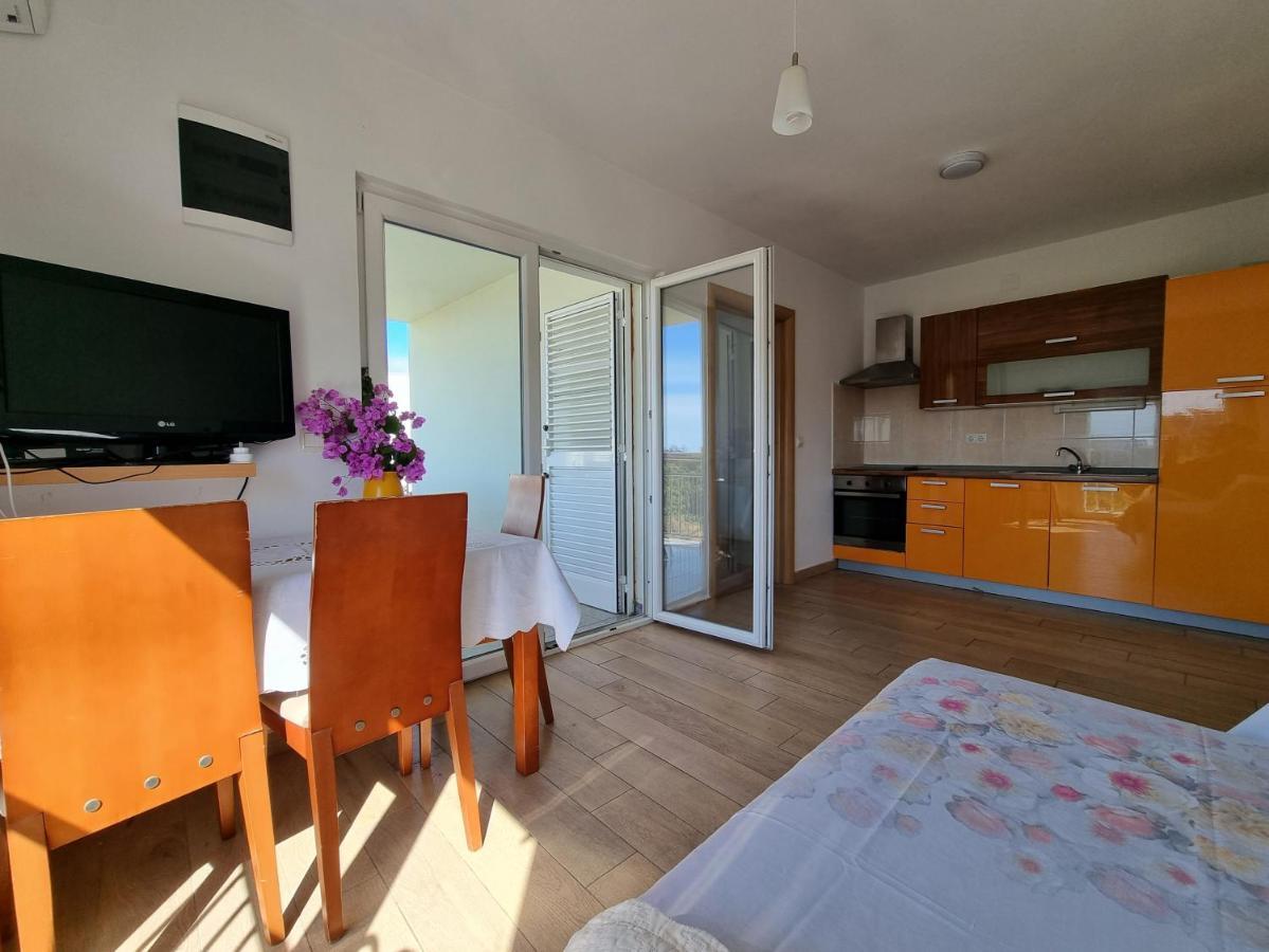 The Golden Grotto Apartments Novalja Exterior photo