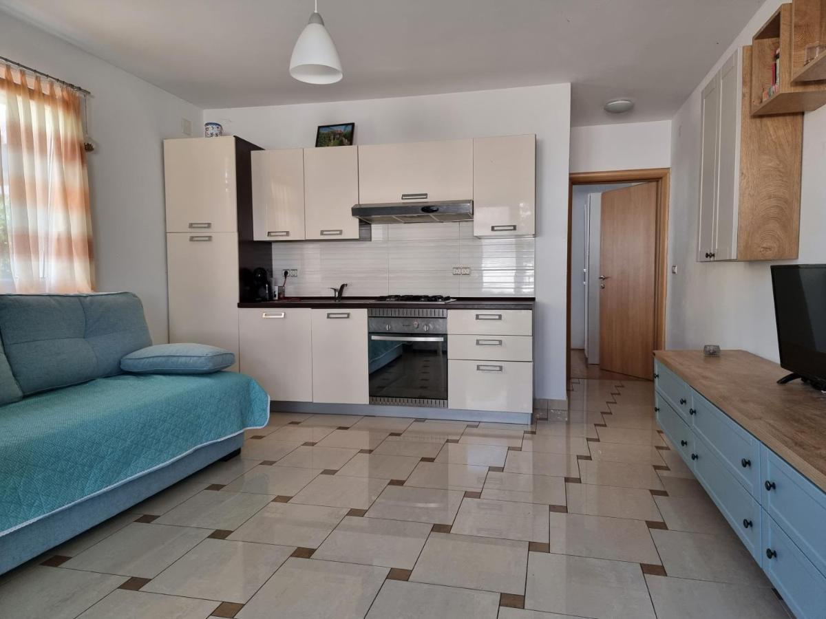The Golden Grotto Apartments Novalja Exterior photo