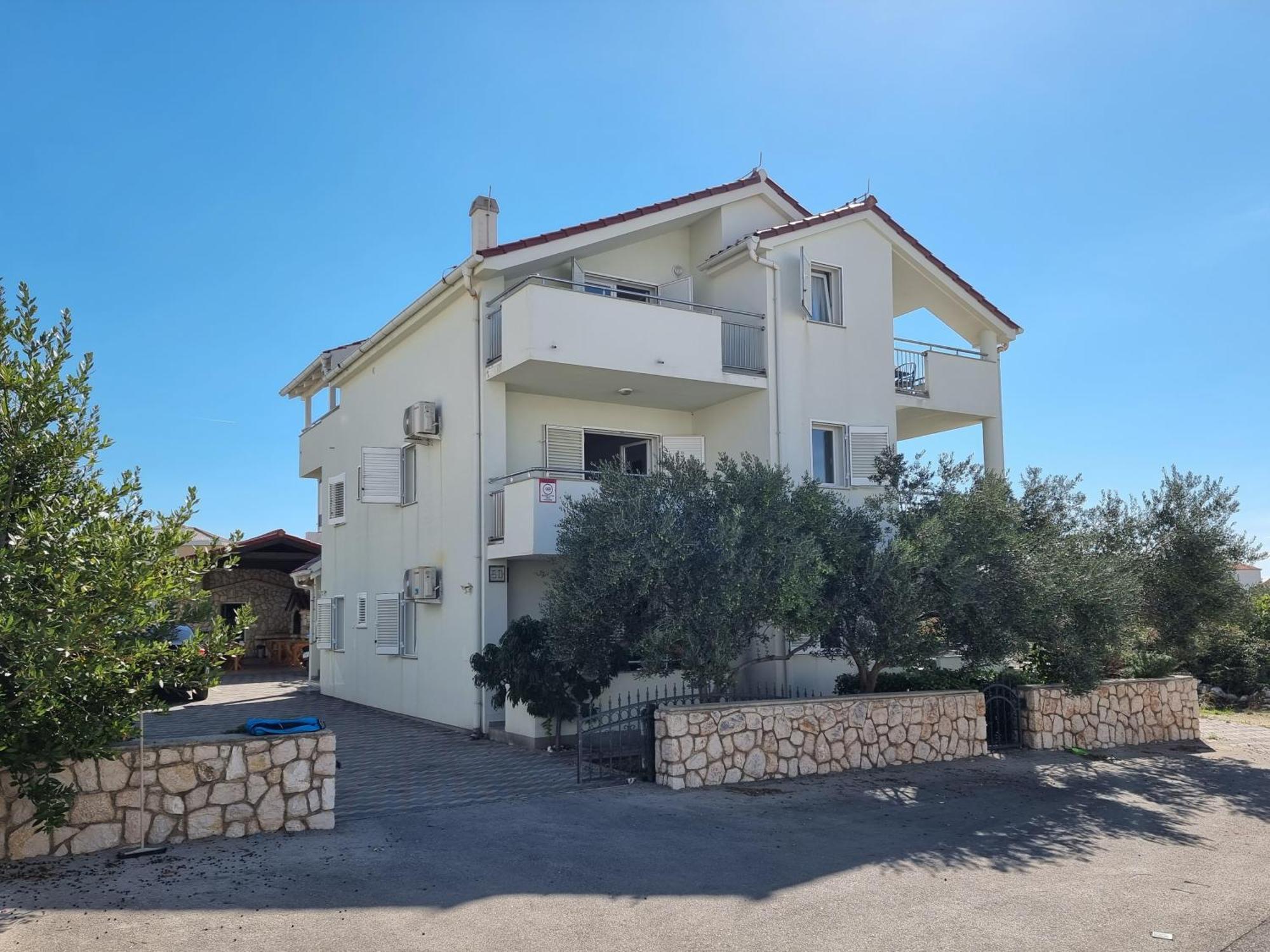 The Golden Grotto Apartments Novalja Exterior photo